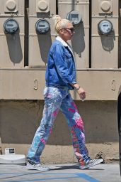 Gwen Stefani - Getting Her Nails Done in Beverly Hills 04/24/2019