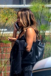 Halle Berry in Black Workout Gear 04/02/2019