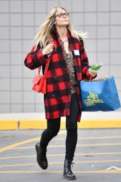 Heidi Klum - Running Errands in LA 04/28/2019
