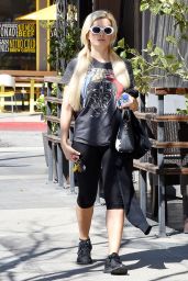 Holly Madison in Leggings - Leaving the Gym in LA 04/09/2019