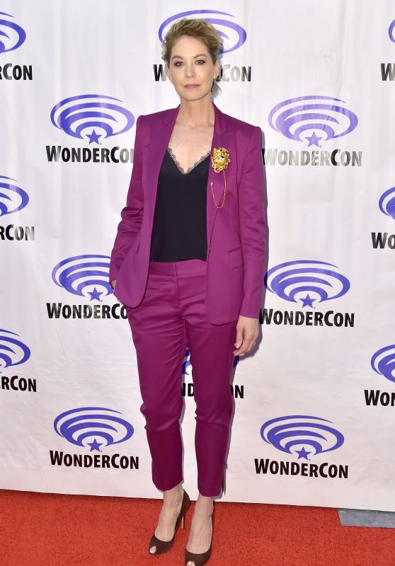 Jenna Elfman - "Fear the Walking Dead" Photocall at Wondercon 2019