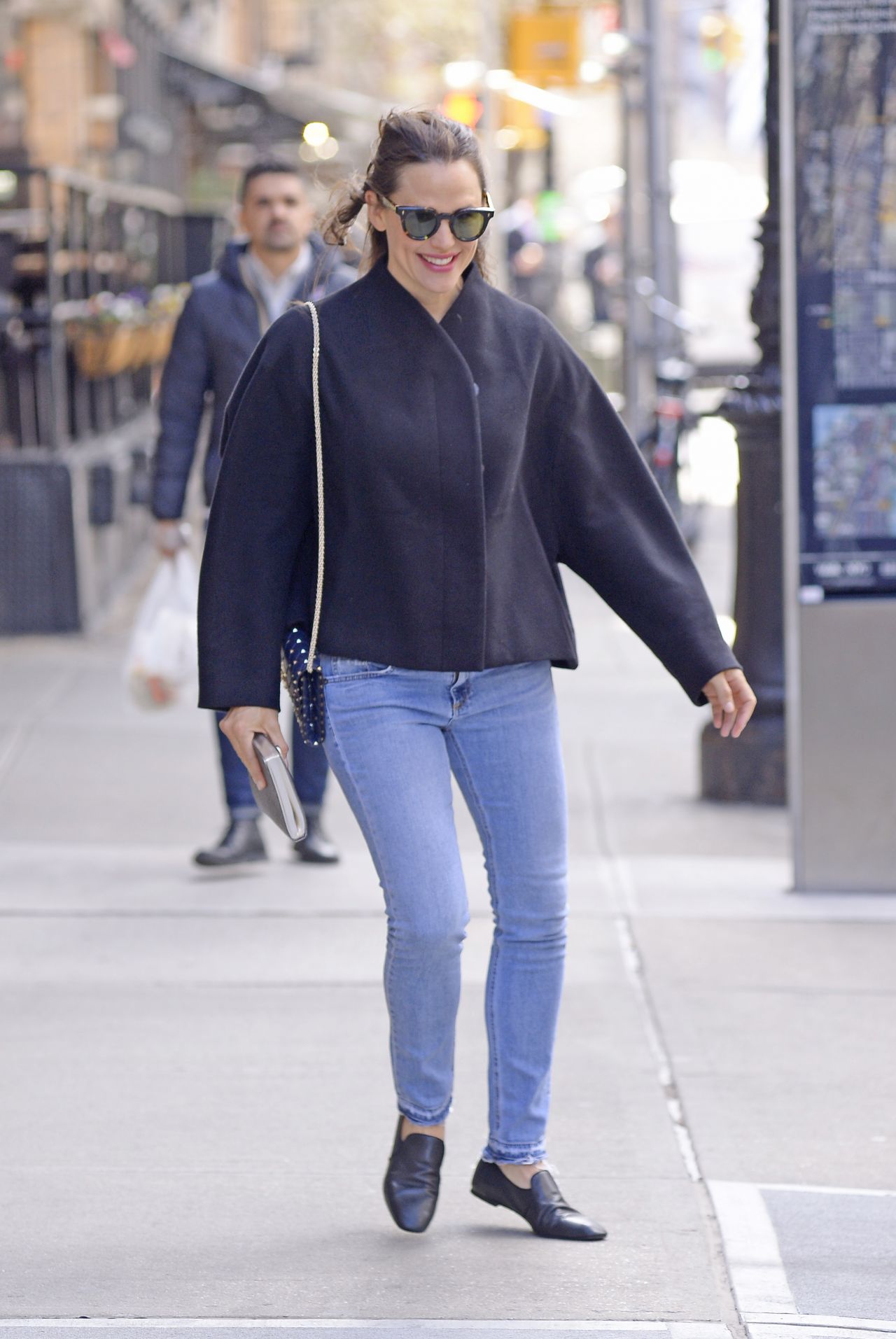 Jennifer Garner - Out in NYC 04/10/2019 • CelebMafia