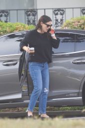 Jennifer Garner - Running Errands in Brentwood 04/24/2019