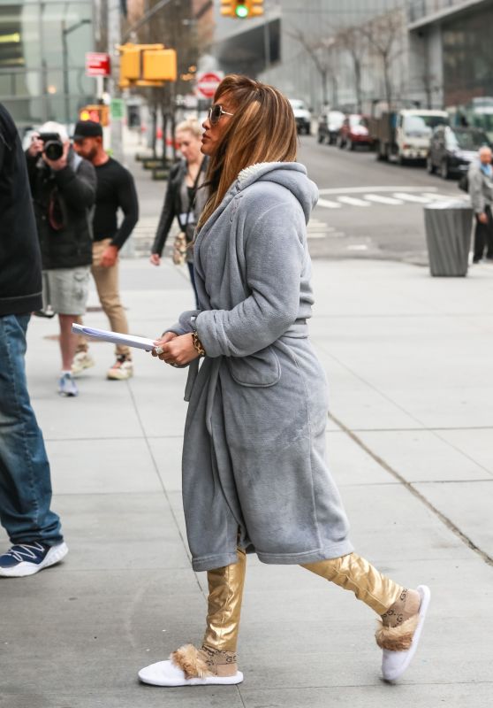 Jennifer Lopez – Arriving on the Set of “Hustlers” in NYC 04/08/2019