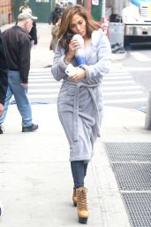 Jennifer Lopez - Arriving on the Set of "The Hustlers" in New York 04/18/2019
