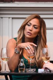 Jennifer Lopez On Location Filming "Hustlers" in New York 04/25/2019