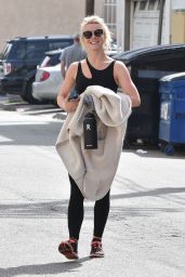 Julianne Hough in Gym Ready Outfit in Los Angeles 04/15/2019