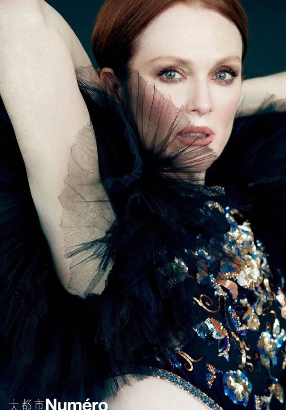 Julianne Moore - Numéro China May 2019