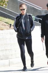 Kate Mara in a Pair of Leggings, T-shirt and Sports Jacketout - LA 04/17/2019