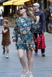 Kelly Brook Chic in a Feminine Floral Minidress 04/01/2019