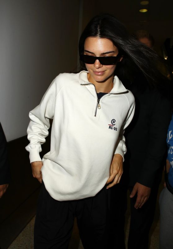 Kendall Jenner - Arriving in Sydney 04/04/2019