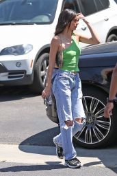 Kendall Jenner Street Style - Los Angeles 04/25/2019