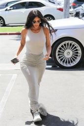 Kim Kardashian - Arrives at BurgerIM in Los Angeles 04/24/2019 (more pics)