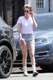 Kristen Stewart Shows Off Her Legs in Denim Shorts 04/25/2019