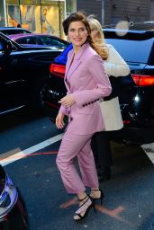 Lake Bell - Outside GMA in NYC 04/16/2019