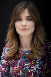 Linda Cardellini - "Dead To Me" Press Conference Portraits in Hollywood
