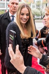 Margot Robbie - Arriving at "Dreamland" Premiere at the 2019 Tribeca Film Festival