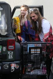 Paris Jackson and Gabriel Glenn - Grocery Shopping in LA 04/03/2019