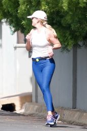 Reese Witherspoon in Spandex 04/07/2019