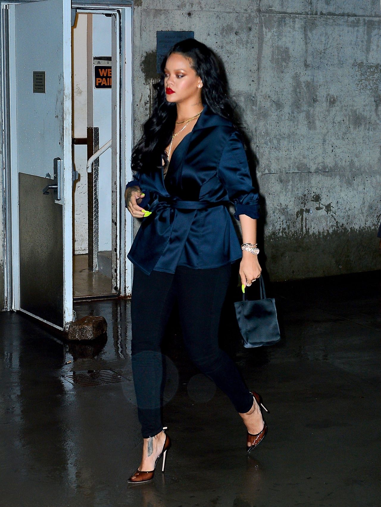 Rihanna - Perry Street Restaurant in NYC 04/12/20191280 x 1700