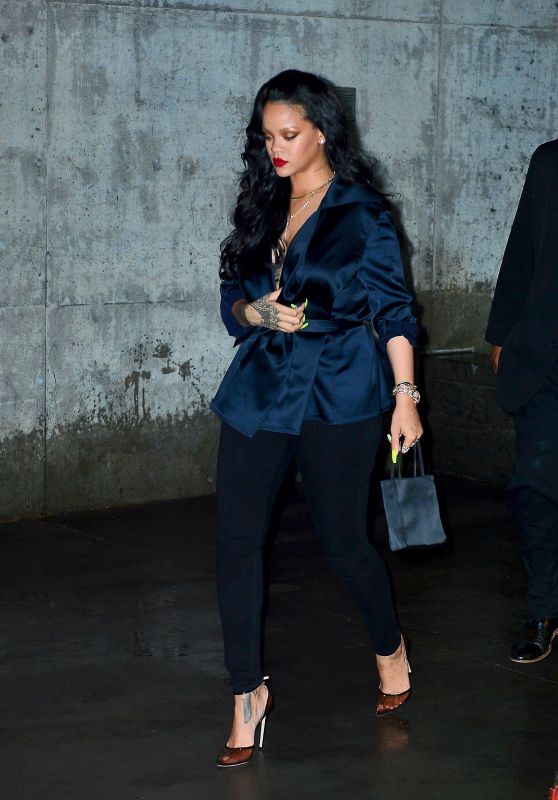 Rihanna - Perry Street Restaurant in NYC 04/12/2019