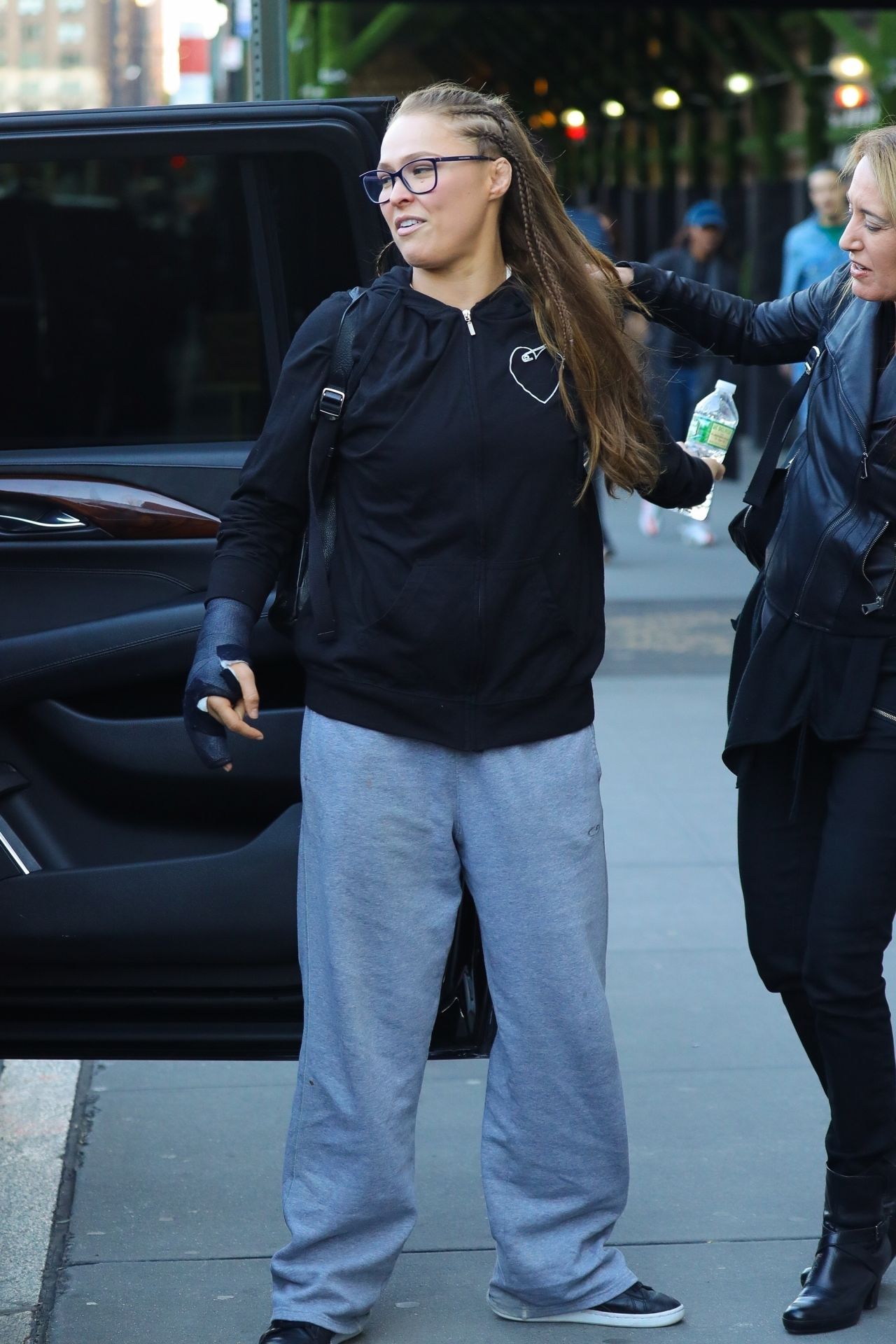 https://celebmafia.com/wp-content/uploads/2019/04/ronda-rousey-arriving-to-appear-on-the-late-show-with-stephen-colbert-in-nyc-04-17-2019-1.jpg