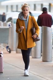 Rose Byrne - Arrives at JFK Airport in NYC 03/30/2019