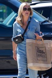 Sarah Michelle Gellar Street Style - Out in Los Angeles 04/13/2019