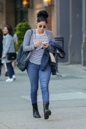 Sarah Silverman in Casual Attire - Out for a stroll in New York City 04/24/2019