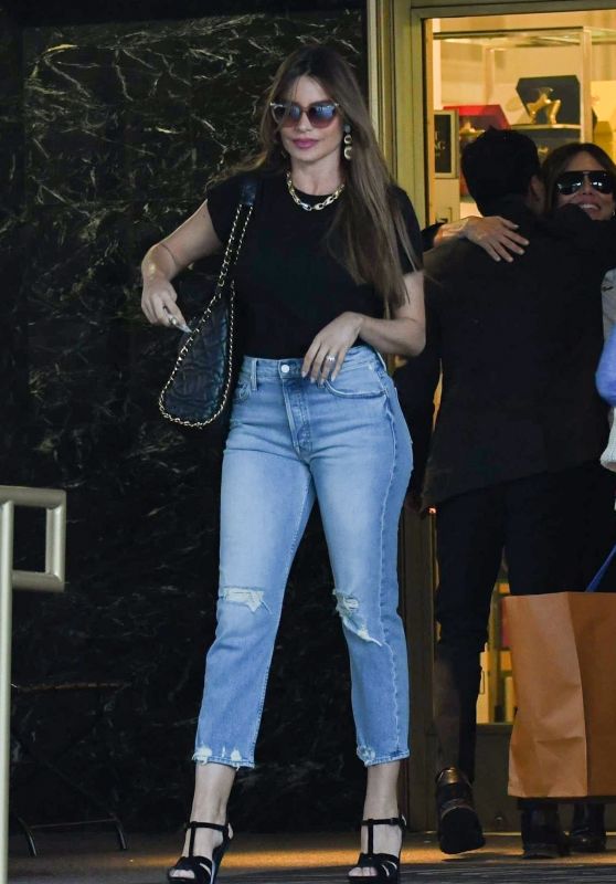 Sofia Vergara - Shopping at Saks Fifth Avenue in Beverly Hills 04/19/2019