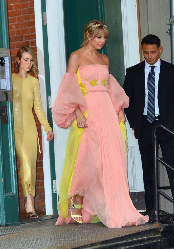 Taylor Swift - Heading to the TIME 100 Event in NYC 04/23/2019