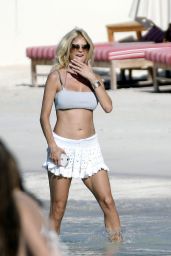 Victoria Silvstedt on the Beach in St Barths 04/01/2019