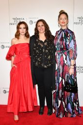Zoey Deutch - "Buffaloed" Premiere at 2019 Tribeca Film Festival