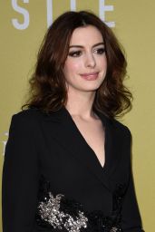 Anne Hathaway – “The Hustle” Premiere in LA