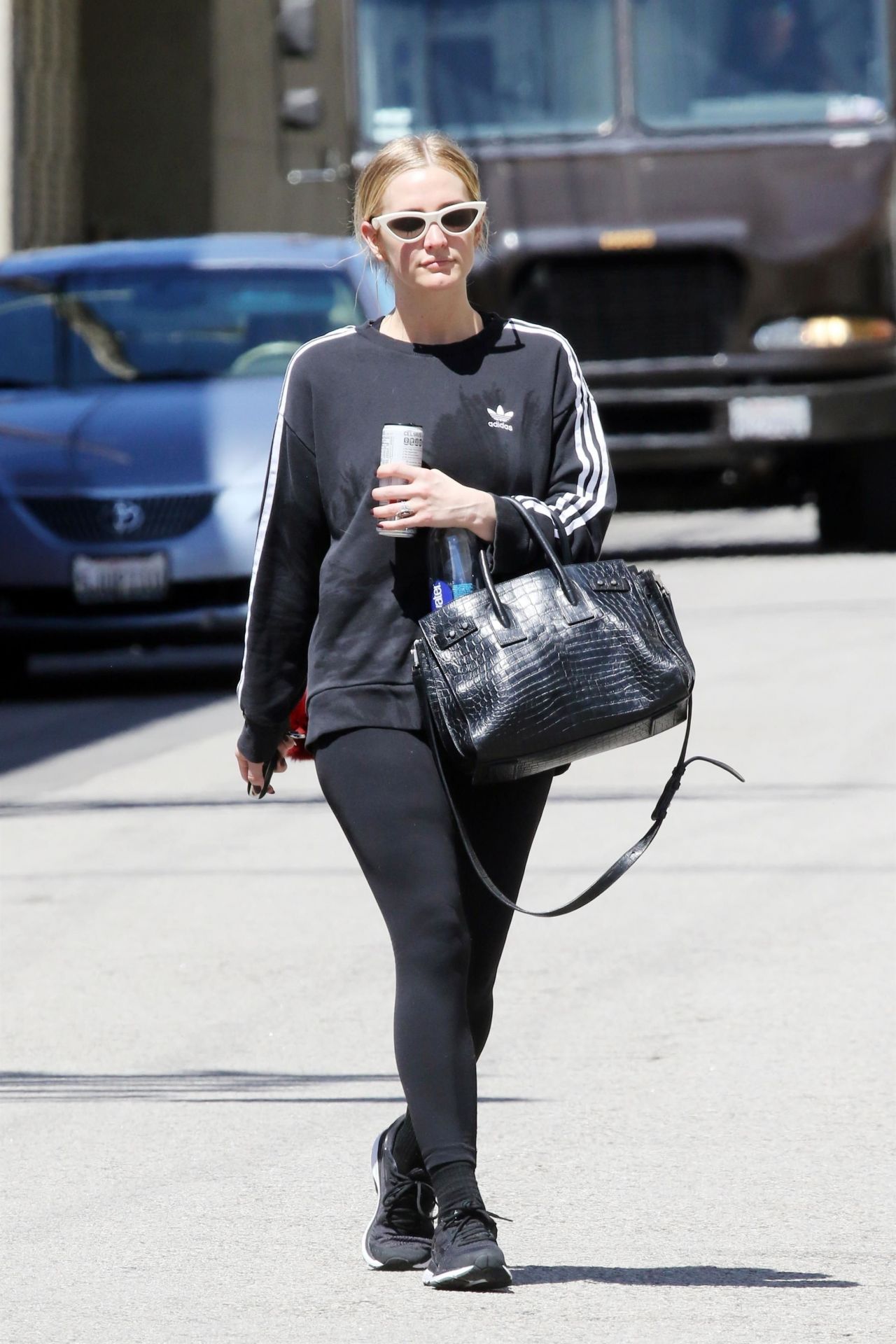 Ashlee Simpson in Tights - Leaving the Gym in LA 05/22/2019 • CelebMafia