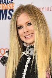 Avril Lavigne – 2019 Race to Erase MS Gala