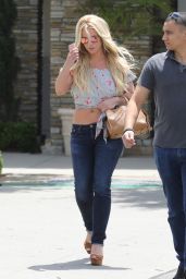 Britney Spears - Out in Westlake 05/18/2019