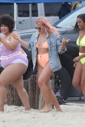 Busy Philipps in Bikini - Films an Episode for Her New Show in Venice, April 2019