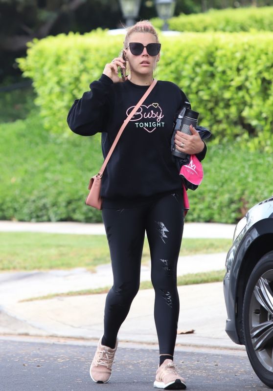 Busy Philipps - Out in Los Angeles 05/06/2019 • CelebMafia