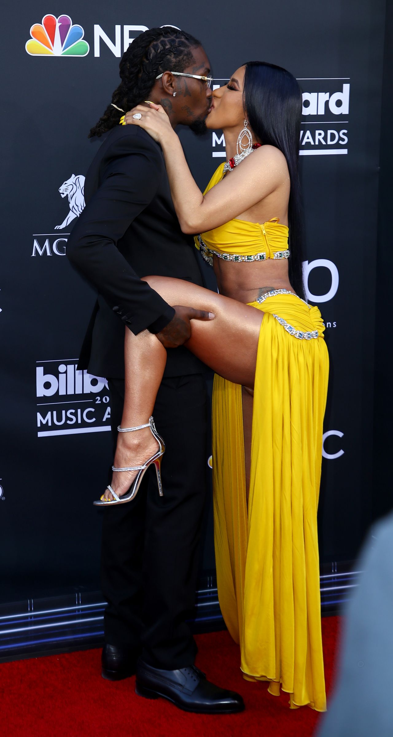 Cardi B 2019 Billboard Music Awards • CelebMafia