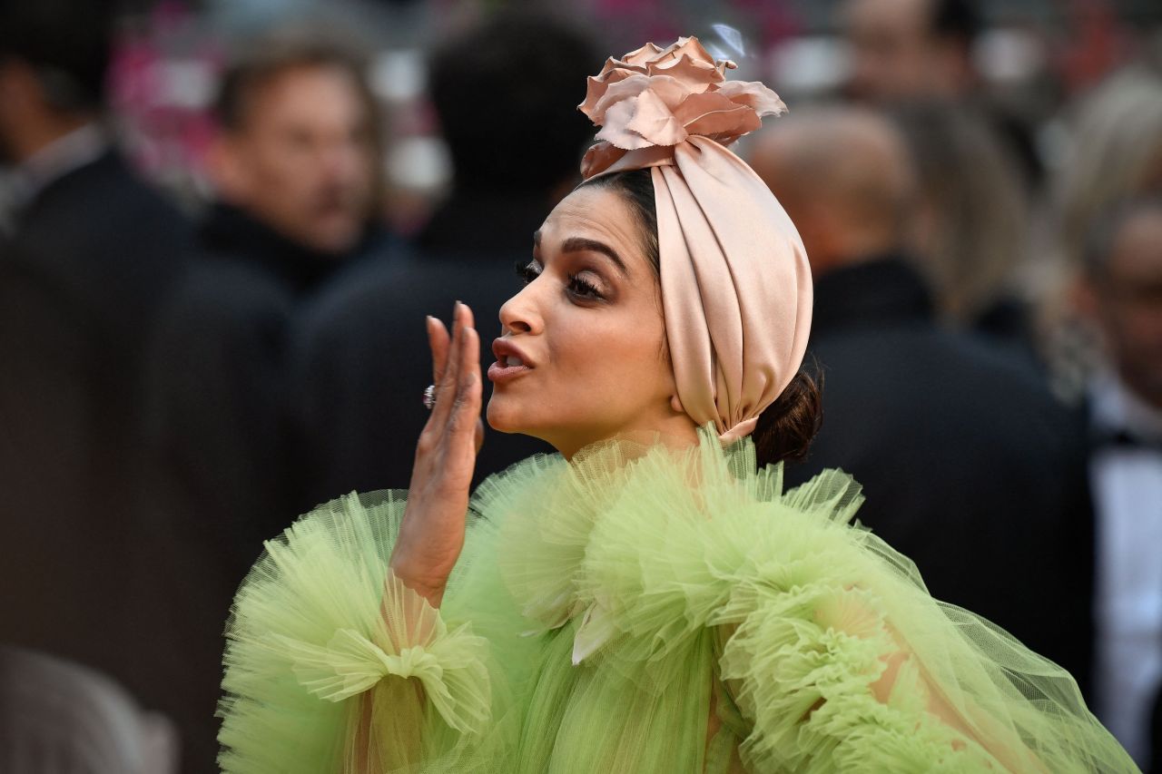 Deepika Padukone – “Dolor y Gloria” Red Carpet at Cannes Film Festival ...