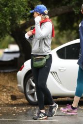 Elizabeth Banks - Out for a Hike in LA 05/26/2019