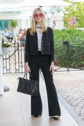 Elle Fanning Chic Outfit - Martinez Hotelin Cannes 05/24/2019