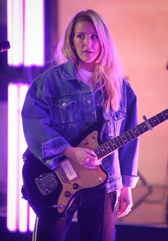 Ellie Goulding - Performing Sound Checks at the BBC one Show in London 05/10/2019