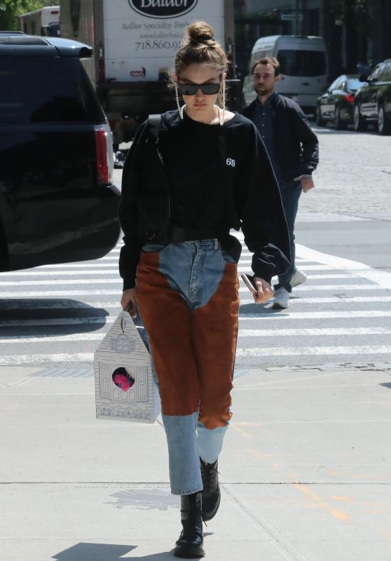 Gigi Hadid - Shopping in Midtown New York 05/02/2019