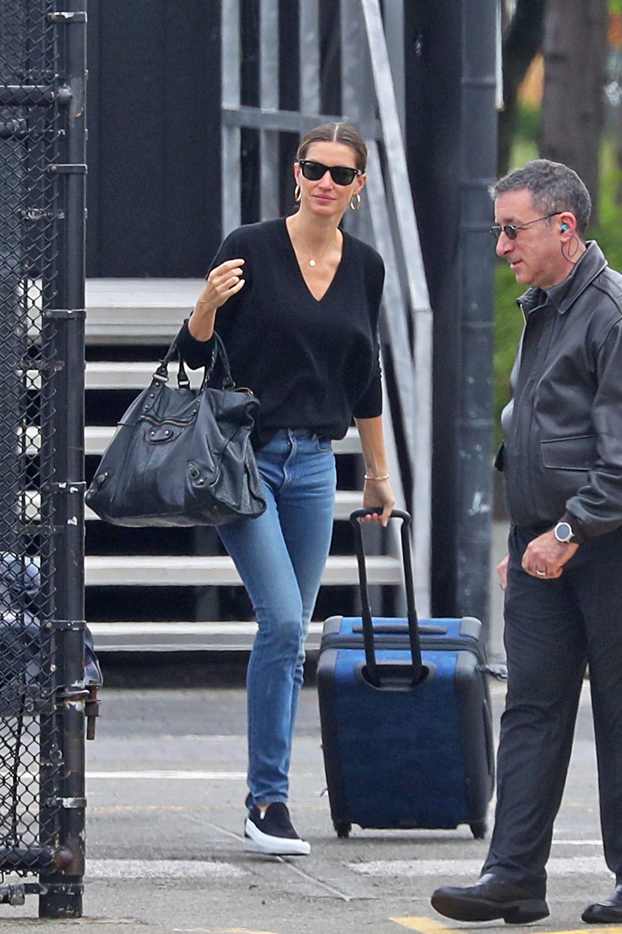 Gisele Bundchen and Tom Brady - Catch a Helicopter Out of NYC 05/07/2019