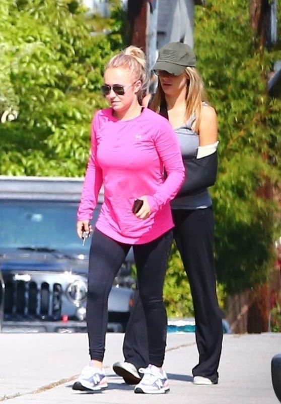 Hayden Panettiere - Out in Hollywood 05/14/2019
