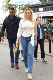 Iskra Lawrence on the Croisette in Cannes 05/19/2019