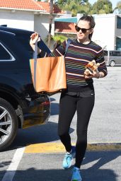 Jennifer Garner in Tights - Shopping in Brentwood 05/01/2019