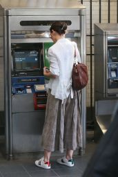 Katie Holmes - Heads into the NYC Train Station 05/18/2019